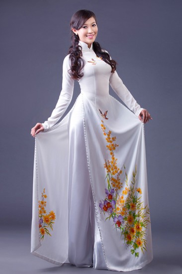 Áo dài vẽ MV17