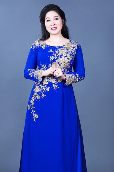 Áo dài làm sui MV90
