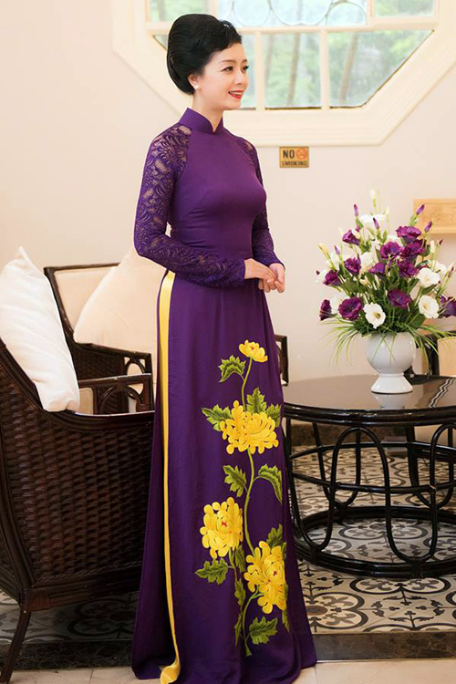 http://aodaimissvan.com/ao-dai.html